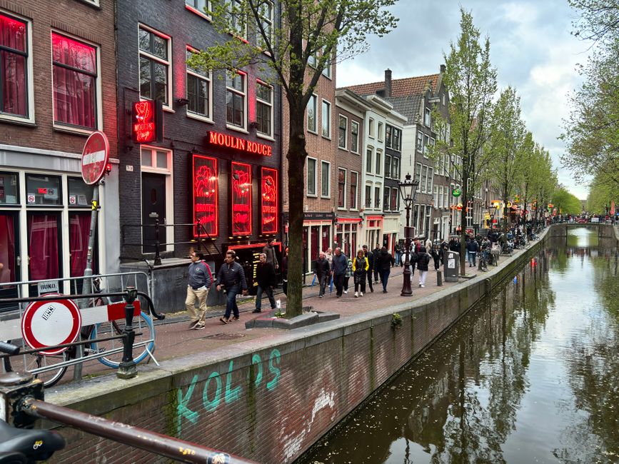Sfeervolle wanddecoratie met herfst in Amsterdam. Sfeervolle wanddecoratie met herfst in Amsterdam.